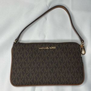 Michael Kors Jet Set Travel Large Logo Wrislet